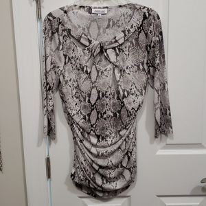 Jennifer Lopez Gray Snake Print Top Size Large